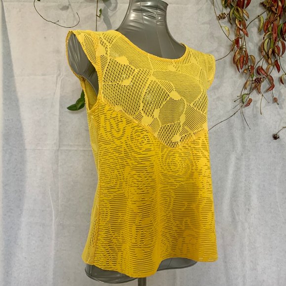 🔴 Dandelion Yellow Woven Blouse - Picture 1 of 8